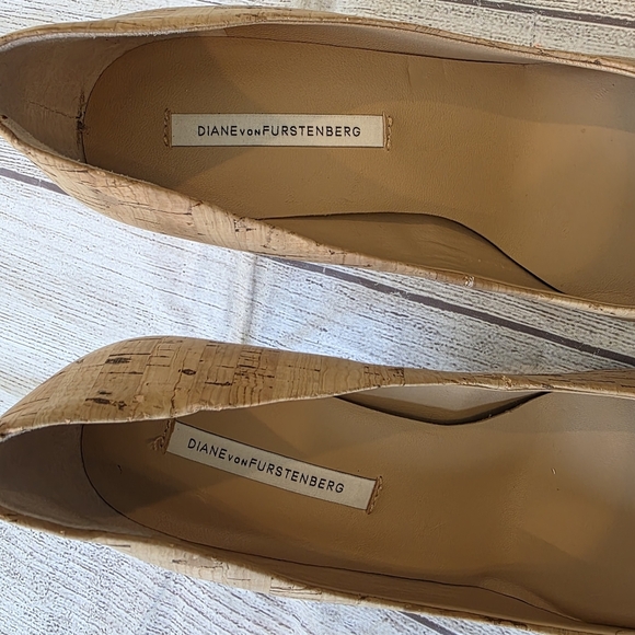 Diane Von Furstenberg DVF Tan Cork Point Toe Women’s High Heels Pumps Size 8.5 - Picture 3 of 11